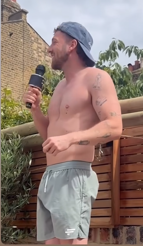 CelebWanker's tweet photo. Sam Thompson is the ultimate boyfriend material, isn't he? https://t.co/9j0JvYwa2s
