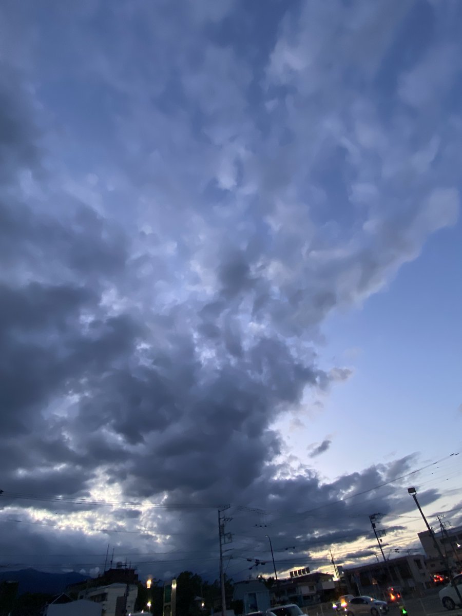 徒手空拳。小学校教師。 tweet media