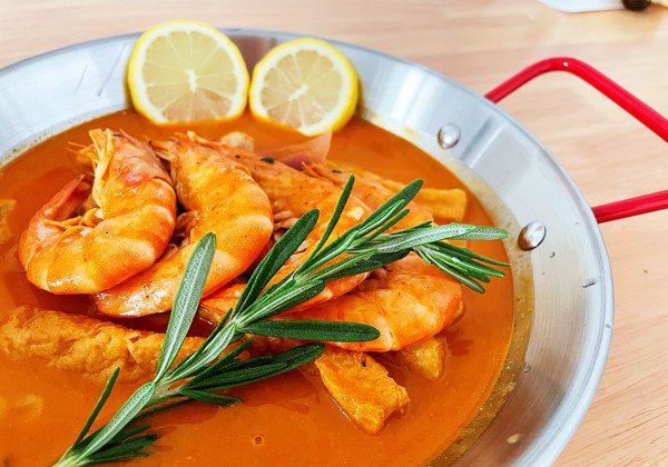 CesarAlvarezL28's tweet photo. Craving authentic Tom Yum Goong This spicy-sour Thai classic hits different—fresh shrimp, lemongrass, and fiery chili in every slurp!  #ThaiCuisine https://t.co/BmX69ErJpS