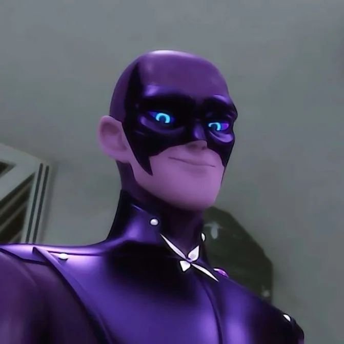 ladybeesfav's tweet photo. unpopular opinions about hawkmoth https://t.co/32VA9vAQ8b
