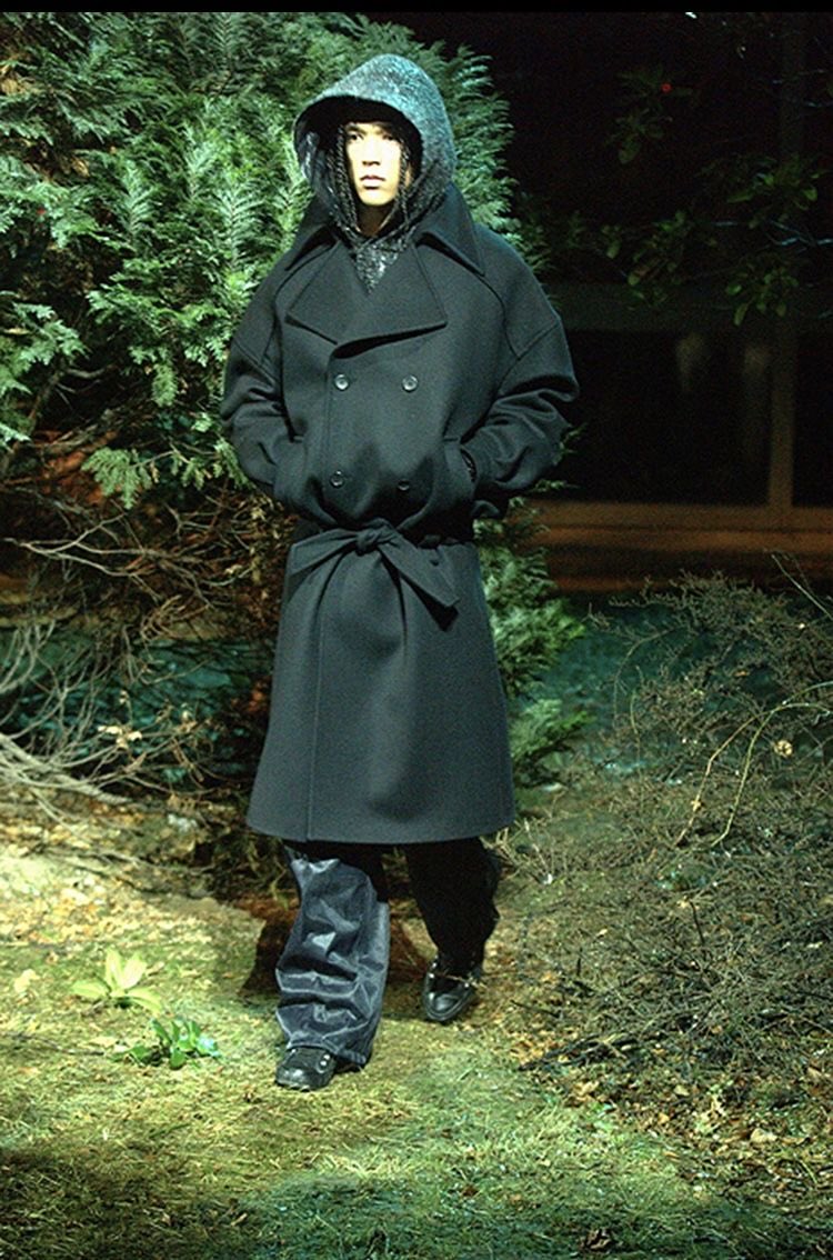 odysseyrebuild's tweet photo. Raf Simons
Fall 2002 https://t.co/8W0IFbaBtG
