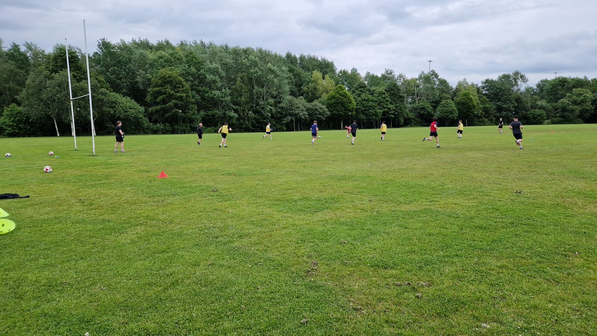 ForthWand20s's tweet photo. Back to work⚽️

Excellent standard at our first pre-season session as we gear up for next season!

⚫️🔴⚫️ https://t.co/tWvo0HRDNf