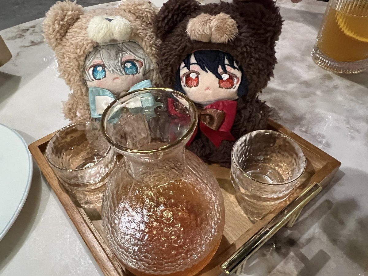 secchanthighs's tweet photo. fancy tasting menu.. 🐻🐱 https://t.co/m4U5h02Oud