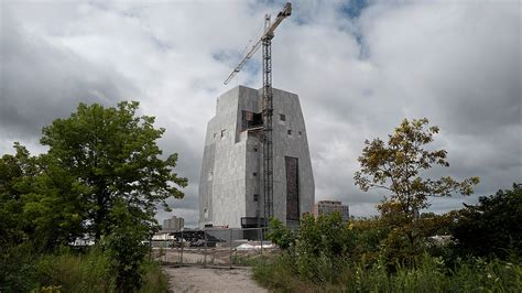 DrMarkDHamilton's tweet photo. its also  USSR 😡SOVIET STYLE @BarackObama  used to no surprise an MARXIST late 1920s -1980  continued until FALL of the USSR called
#BRUTALISM

meant to create #OPPRESSIVE #OBEDIENCE &amp; #SUBMISSION a sense of  #HOPLESSNESSS w/o CHANGE🤔 a FACELES STATE KGB &amp; BLDGS to match. hmmm? https://t.co/zWTEhdHiG5