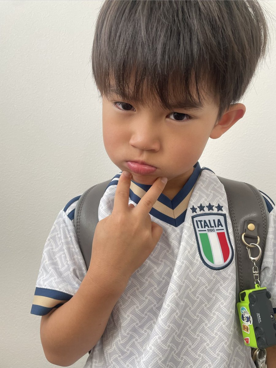 dan_tsubadan's tweet photo. みんなおはよー！
今日はあついんだってー👿

イタリ��のユニフォーム着ていってきまーす⚽️

がんばるぞー！

#つば男 #つば男KIDS https://t.co/o34yg6xaIx