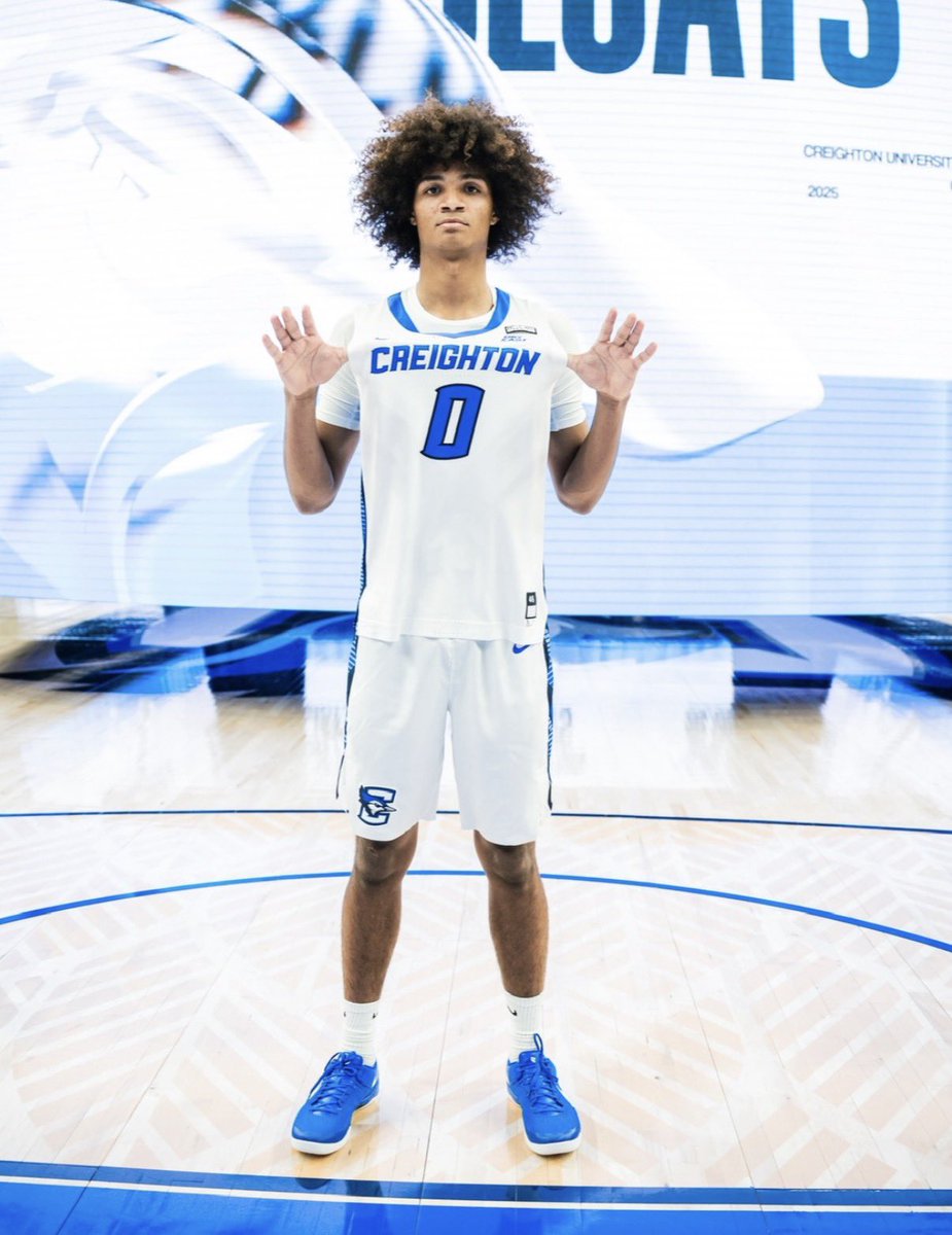 CreighTakes's tweet photo. 2027 4⭐️ Jeremiah Profit is visiting Creighton tomorrow🐦

Profit is a 6’5 combo guard out of California. He can score at all 3 levels and is averaging 19.6 PPG on the Adidas circuit.

Welcome to Omaha. Welcome home. @JeremiahProfit2 🔵⚪️ https://t.co/ODPoxTzs31