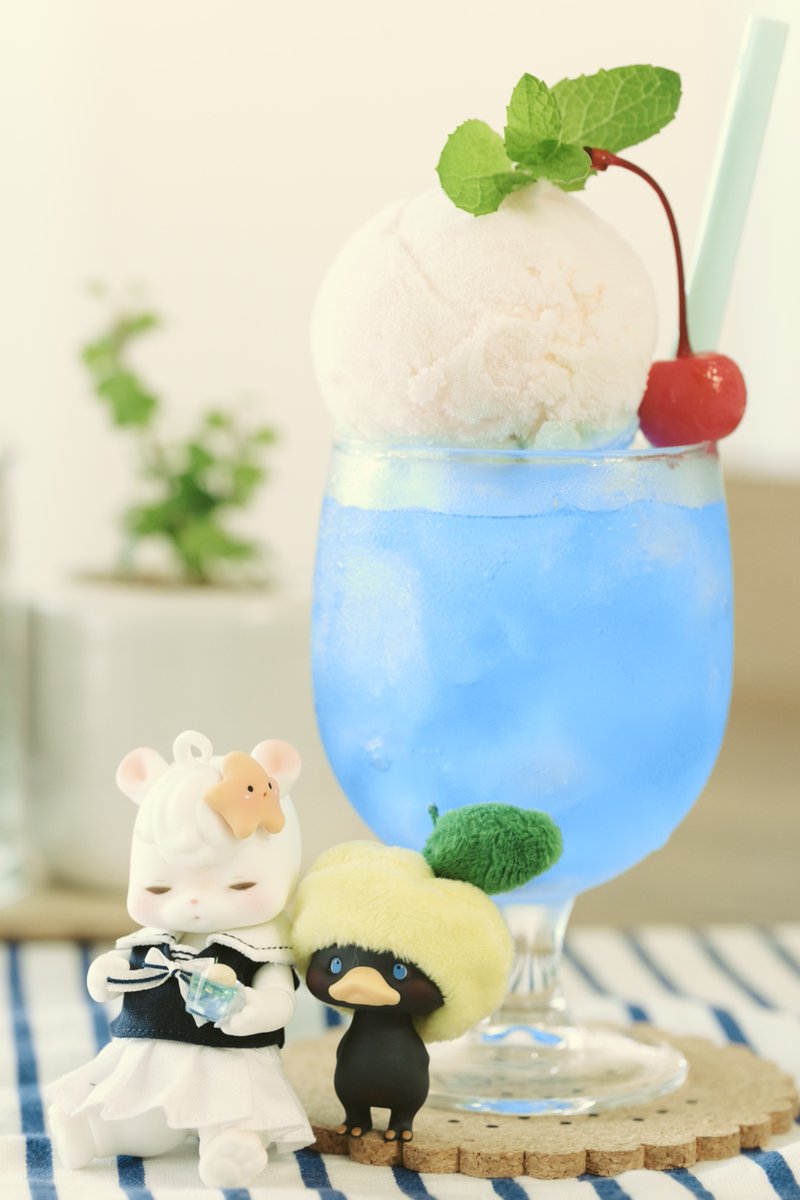frogsong__'s tweet photo. ブルーのしゅわしゅわクリームソーダ𓈒𓏸𓐍
夏を楽しく乗り切るアイテムꪔ̤̮

#kumukuku
#kumukuku_2026summer https://t.co/ei2ANq9qOo