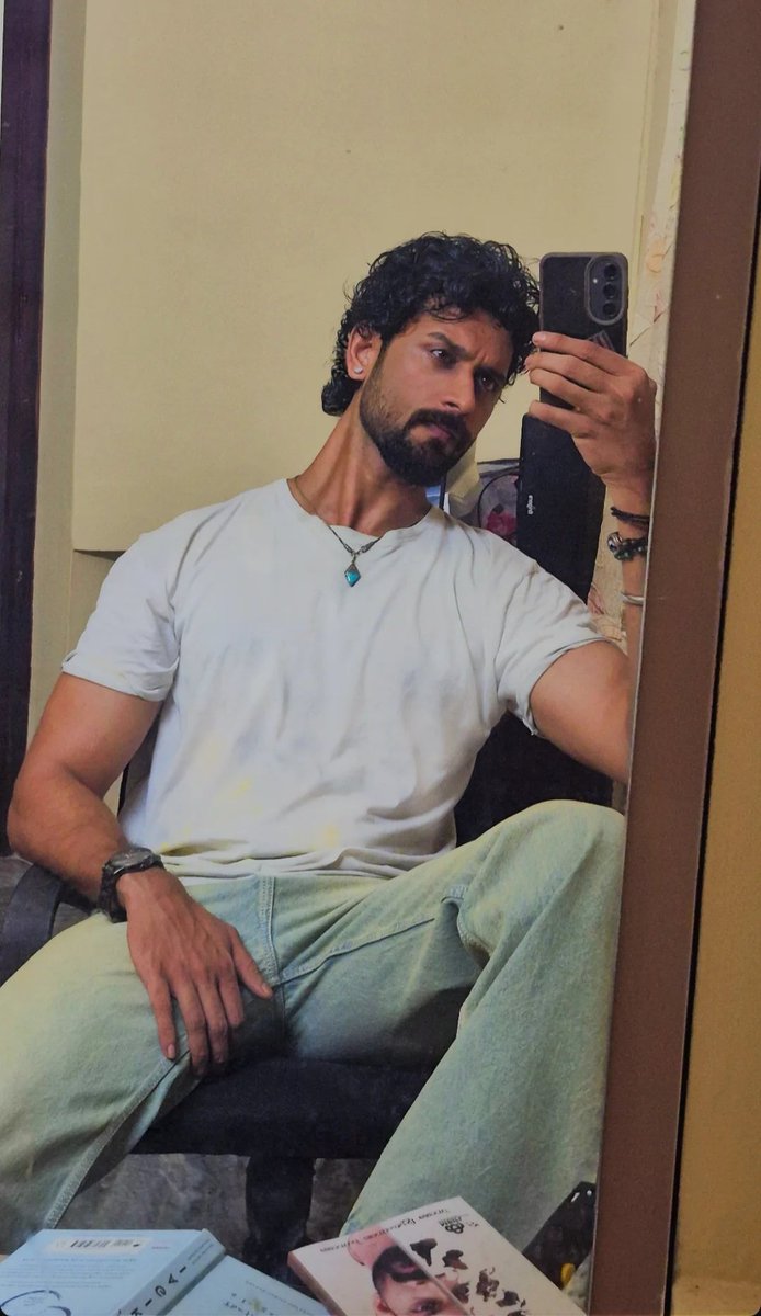 HariKrishn78921's tweet photo. How is he? Manly Hard Hunk 🤯 https://t.co/uFgzoZCbry