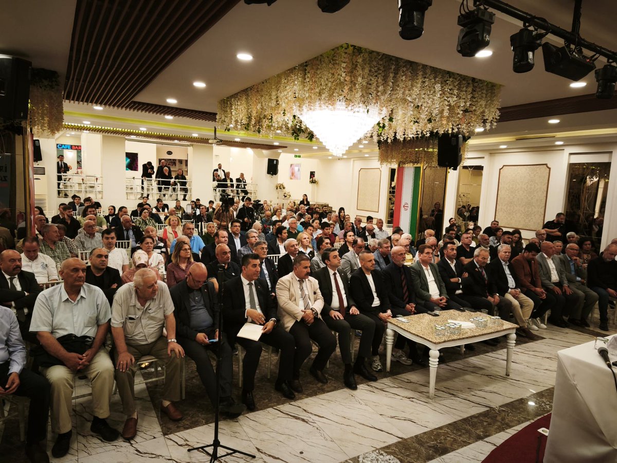 iokanozkan's tweet photo. Vatan Partisi Avcılar İlçe Başkanlığımızın düzenlediği "İran'ın Zaferi ve Yeni Dünya" panelimizi tamamladık.

Kahrolsun Amerikan Emperyalizmi!
Kahrolsun İsrail Siyonizmi!

Yaşasın Türkiye-İran Kardeşliği!
Yaşasın Türkiye-Rusya-Çin-İran İttifakı!

Kıymetli konuşmacılarımız;

İran İslam Cumhuriyeti İstanbul Başkonsolosu Sayın Ahmad Mohammadi'ye (@Iran_in_Turkiye),

Vatan Partisi Genel Başkan Yardımcısı Sayın Ethem Sancak'a,

24., 25. ve 26. Dönem AK Parti Milletvekili Sayın Mehmet Metiner'e (@MetinerBasin),

24. Dönem CHP Milletvekili Sayın Ali Özgündüz (@aliozgunduz)'e teşekkürler.

Panele katılan;

Avcılar Kent Konseyi Başkanı Sayın Turgay Halisçelik'e,

AK Parti Avcılar Belediye Meclis Üyesi Sayın Tarkan Kaya'ya,

Demokratik Sol Parti İstanbul İl Yönetim Kurulu Üyesi Sayın Hüseyin Yaylacıoğlu'na,

Demokrat Parti Avcılar İlçe Başkanı Sayın Serdar Ural'a,

Bağımsız Türkiye Partisi Avcılar İlçe Başkanı Sayın Tuncay Urtekin'e,

AK Parti Avcılar İlçe Yönetim Kurulu Üyesi Sayın Erol Bahadır Bilgiç'e,

Önceki Dönem AK Parti Avcılar Belediye Meclis Üyesi Sayın Erol Aydeniz'e,

Pendik Yayalar Ehlibeyt Camii Hocası Sayın Arslan Başaran'a,

Bağcılar İmam Ali Camii Derneği Başkanı Sayın Tuncay Otay'a,

Taşımacılar Konfederasyonu Genel Başkanı Sayın Murat Kılınç'a,

Türkiye Muharip Gaziler Derneği 3. Bölge Başkanı Sayın Nurettin Ağaoğlu'na,

CAFERİDER Başkanı Sayın Hasan Babur'a,

Dünya Türk Ticaret Platformu Başkanı Sayın Ahmet Ortatepe'ye,

Rumeli Balkan Dernekleri Federasyonu Genel Başkan Yardımcısı Sayın Okan Özcan'a,

İstanbul Perakendeci Kasaplar Odası Başkanı Sayın Ali Güla'ya,

Batman Siirt Dernekler Federasyonu Başkanvekili Sayın Mehmet Nuri Ertuğrul'a,

Doğu ve Güneydoğu Konfederasyonu Başkanvekili Sayın Talat Arpaçay'a,

Garzan Sosyal Yardımlaşma Derneği Başkanı Sayın Selami Arpacık'a,

Firuzköy Vakfı Başkanı Sayın Halil Baykal'a,

Ön Türk Akademisi Başkan Yardımcısı Sayın Halit Dolu'ya,

Avcılar Esnaf ve Sanatkarlar Derneği Başkanı Sayın Şahin Gültekin'e,

Cumhuriyet Kadınları Derneği Avcılar Şube Başkanı Sayın Vildan Kanbur'a,

Tokat Dernekler Federasyonu Avcılar Şube Başkanı Sayın Veysel Sıldır'a,

Şanlıurfalılar Derneği Avcılar Şube Başkanı Sayın Önder Güneş'e,

Siirt Vakfı Esenyurt Şube Başkanı Sayın Nejat Yayla'ya,

Kızılay Avcılar Yöneticileri Rıdvan Ziyrek ve Kader Ziyrek'e,

Üniversite Mahallesi Muhtarı Sayın Gülten Ekici'ye,

Merkez Mahallesi Muhtarı Sayın Mehmet Raufoğlu'na teşekkür ederiz.
