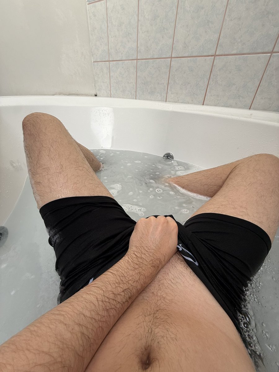 Edward_sleep's tweet photo. RT bande de keh votre mettre attend la thune 👣🩲💦🤑🧦🌶️
(paypal en bio) #cashmaster #findom #moneyslave #soumis #socks #bain #lacostetn https://t.co/4cZxuxWCK5