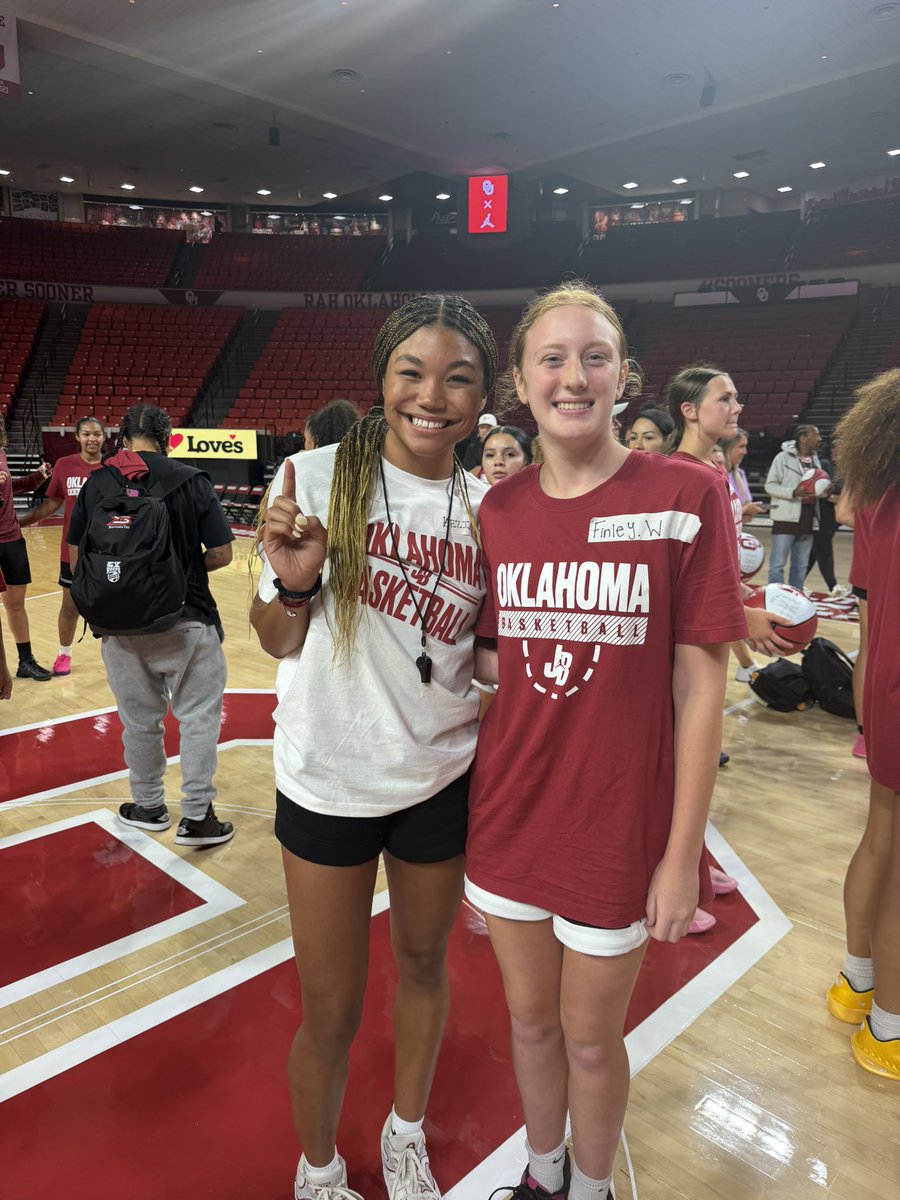 FinleyW_30's tweet photo. Thank you @OU_WBBall for putting on an awesome camp! https://t.co/rJjjkcEdb9