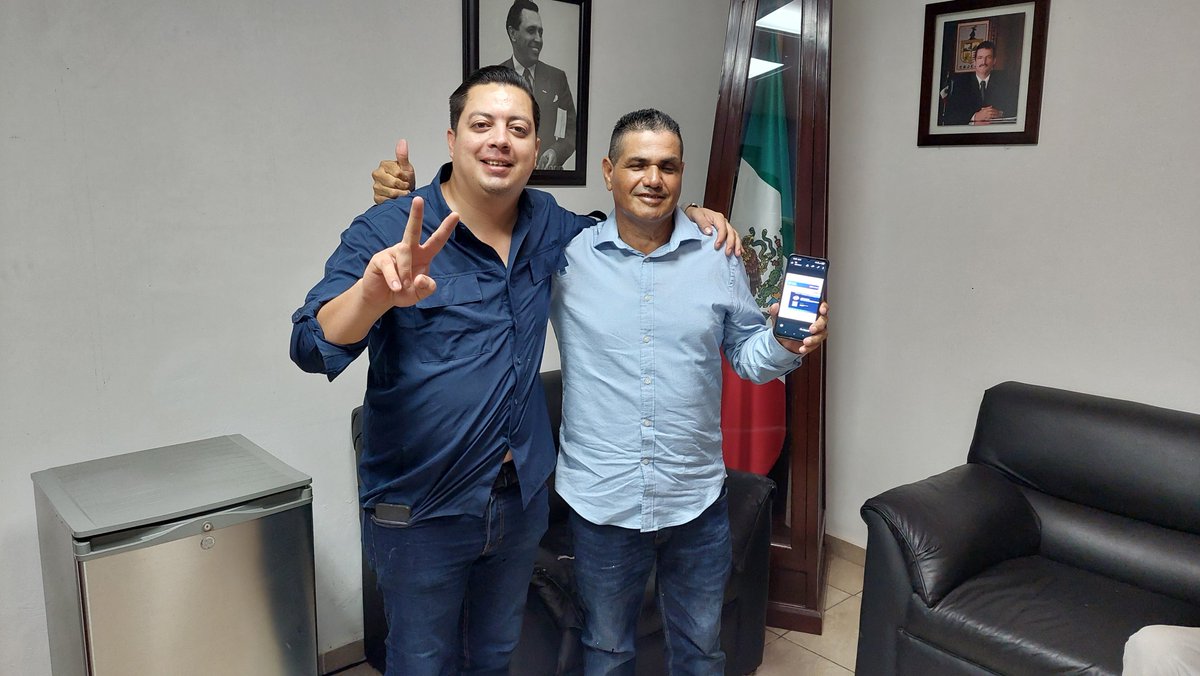 CDMPANCajeme's tweet photo. Presentó Alejandro Martínez Soto su Registro como Aspirante a la candidatura a la Dip. local por el Distrito 17. 

El Presidente Jesús Osnard Salgado recibió el Registro realizado desde la App del PAN. 

🔵Infomación dirigida a militantes del Partido Acción Nacional en Cajeme. https://t.co/OmVVUho9h1