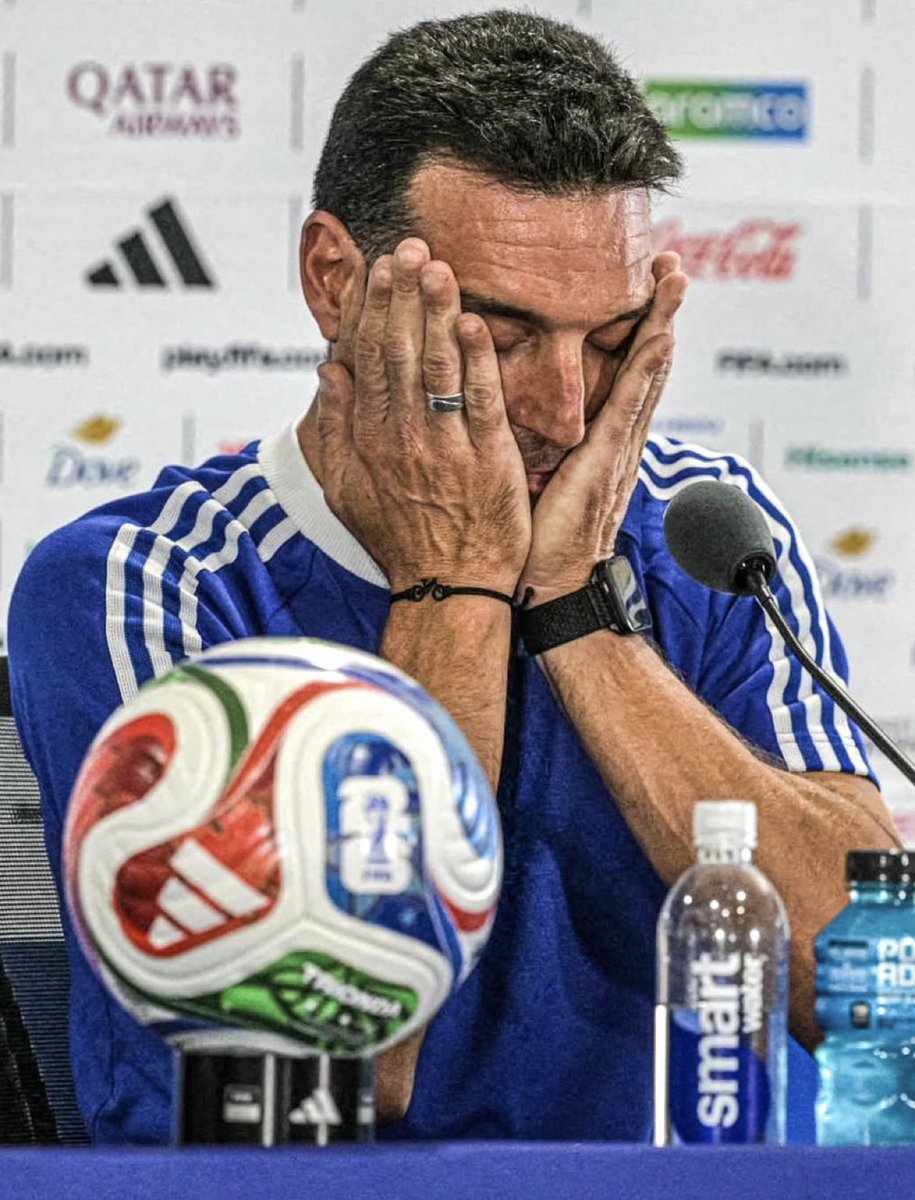 centregoals's tweet photo. 🚨🚨🎙️| Lionel Scaloni on managing Argentina: 

"Time will pass. I don’t know whether I’ll still be here or not, but the coach of the Argentina national team must always transmit this emotion. It’s very difficult not to, because you’re representing your country.

"I feel the same as I did the first time, maybe even more so, because I get more emotional with every passing year, seeing everything that this team creates and represents. That’s who we are; it’s part of our identity and culture. And it’s good that it stays that way.”

[via @AlbicelesteTalk]