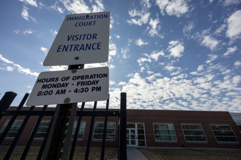 Justin_Diep_'s tweet photo. Three @Unl_CoJMC students (including me) spent a week at the Omaha Immigration Court, during which they documented chaos and confusion in a court hit by multiple policy changes and executive orders from Washington, D.C.
🔗: https://t.co/Bn6DODu4a4 https://t.co/5rWemxXg3N