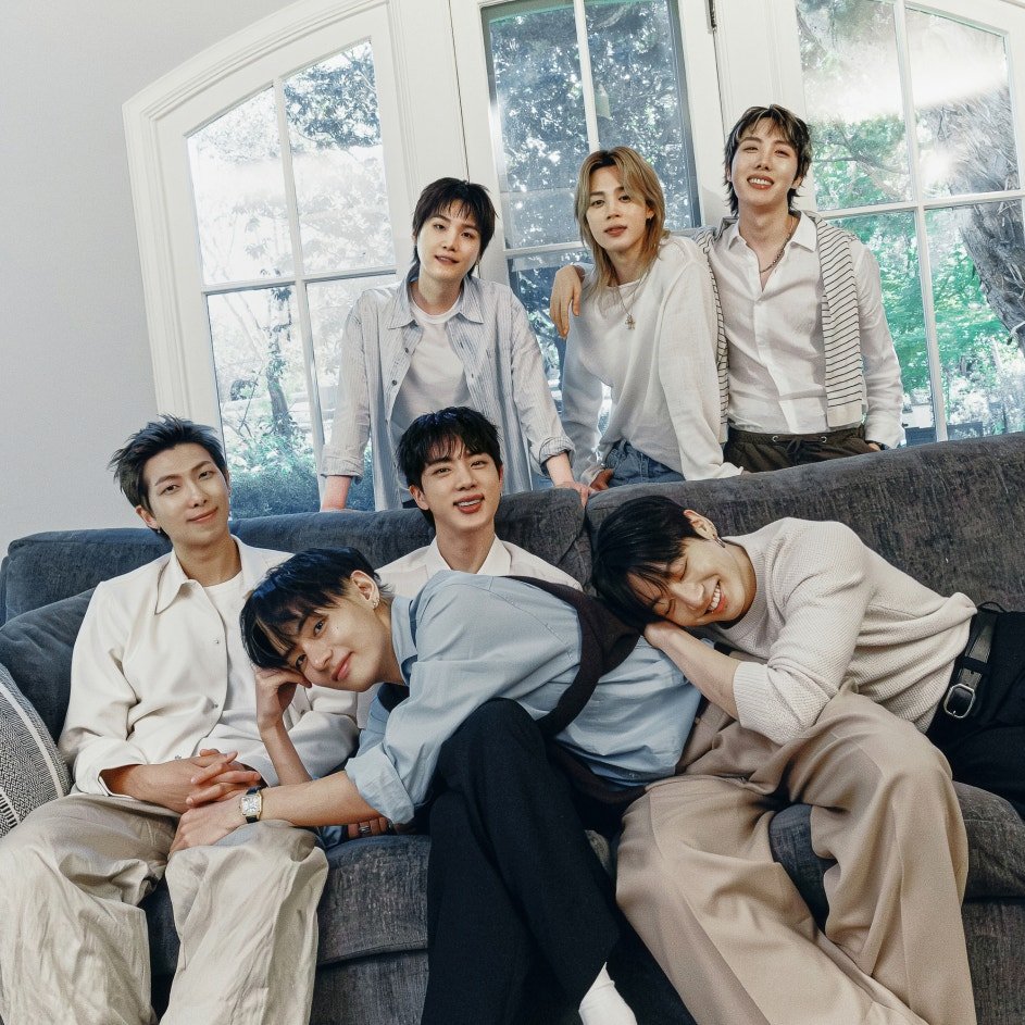 TheePopCore's tweet photo. BTS’ “Come Over” remains at #1 for a fourth consecutive day on both the Worldwide and European iTunes Song Charts. https://t.co/9o0offeYSb