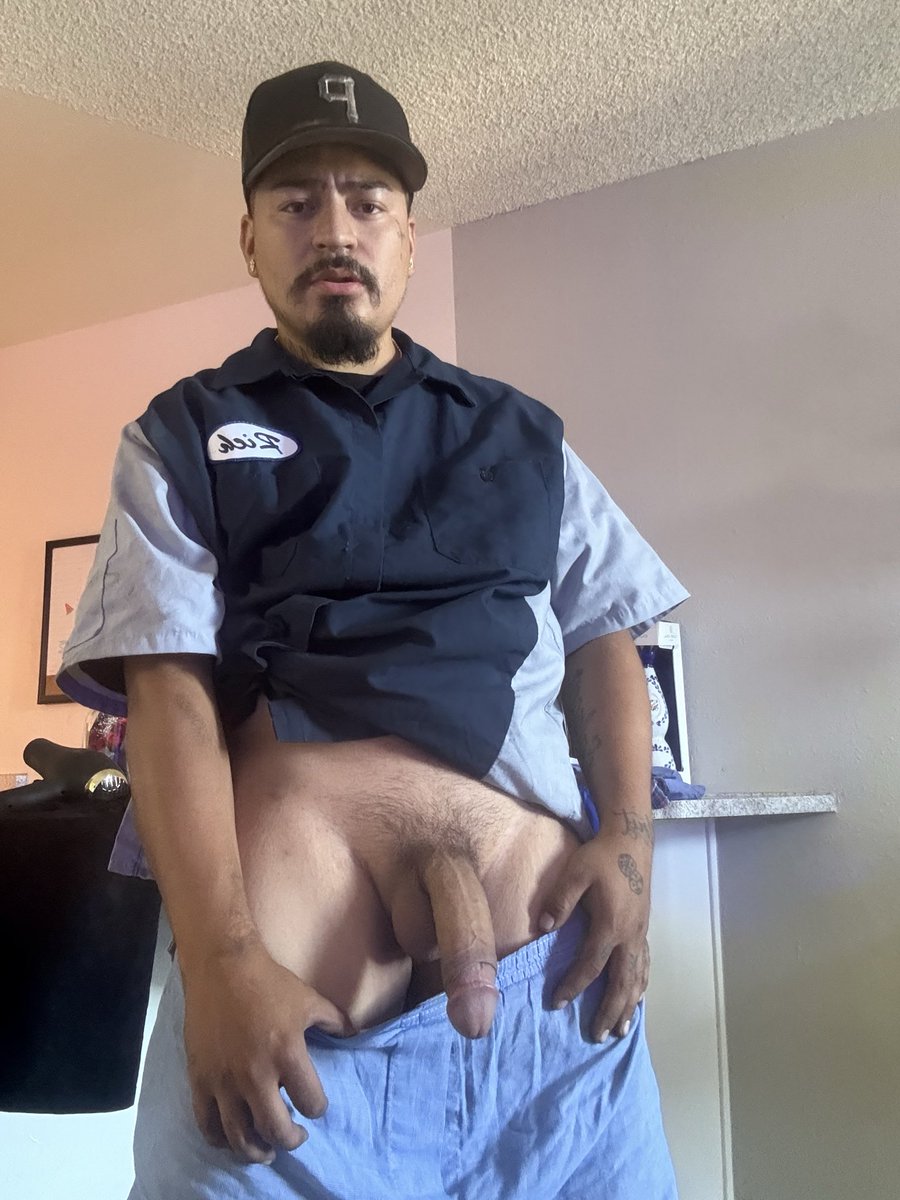 hotttboiii23's tweet photo. Heyy https://t.co/PSJqqJADoJ