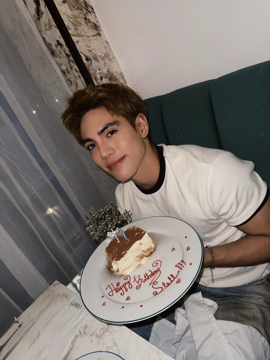 jmsdvr_'s tweet photo. happy birthday @stellajero_ ♡₊˚🍓/•᷅•᷄\੭
my coffee buddyyyyyyy! ☕️ hindi tayo titigil mag kape neng!!! gowch! labyuuu po ♡ ̆̈ https://t.co/e8Q4xXyeif