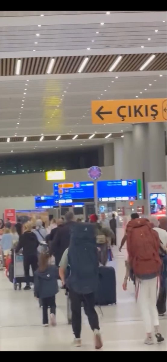 losttsstaar's tweet photo. Bugün havaalanında Nobre Nagihan ve Ramazanı gördük #survıvor2026 https://t.co/fnHQ3twNFB