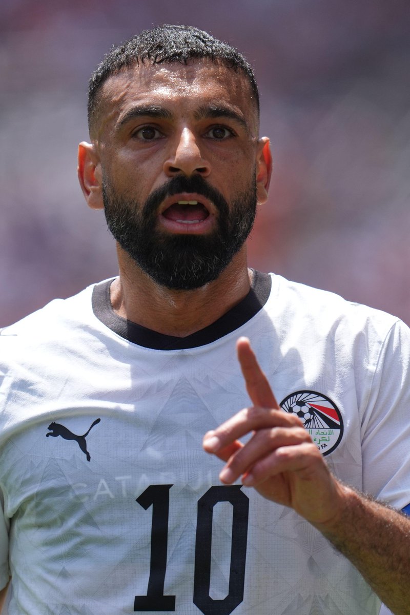 Squawka_Live's tweet photo. Mohamed Salah's game by numbers vs Belgium: 

34 touches
17/18 passes completed
4 duels won
3 fouls won
3 chances created (most)
1/1 shot on target
1 touch in opp. box
1 assist

Didn't take him long to make a contribution at the 2026 #FIFAWorldCup. 👑 https://t.co/dMKLg7FAsh