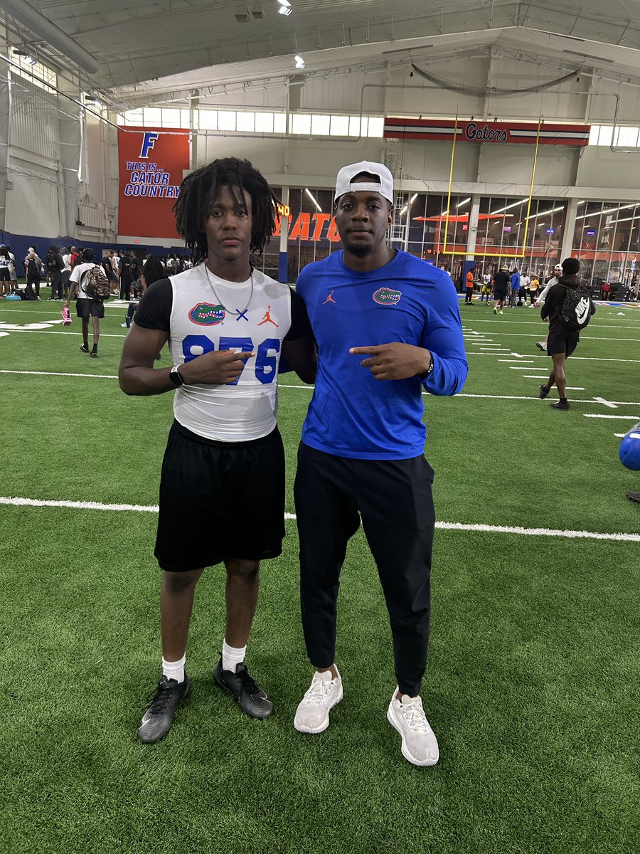 PerryKamya52984's tweet photo. Had a great time at the UF camp @PrepRedzoneFL @GatorsFB @Coach__Reese @TerrenceHead_ @CoachBamHardmon https://t.co/02BM6QqYir