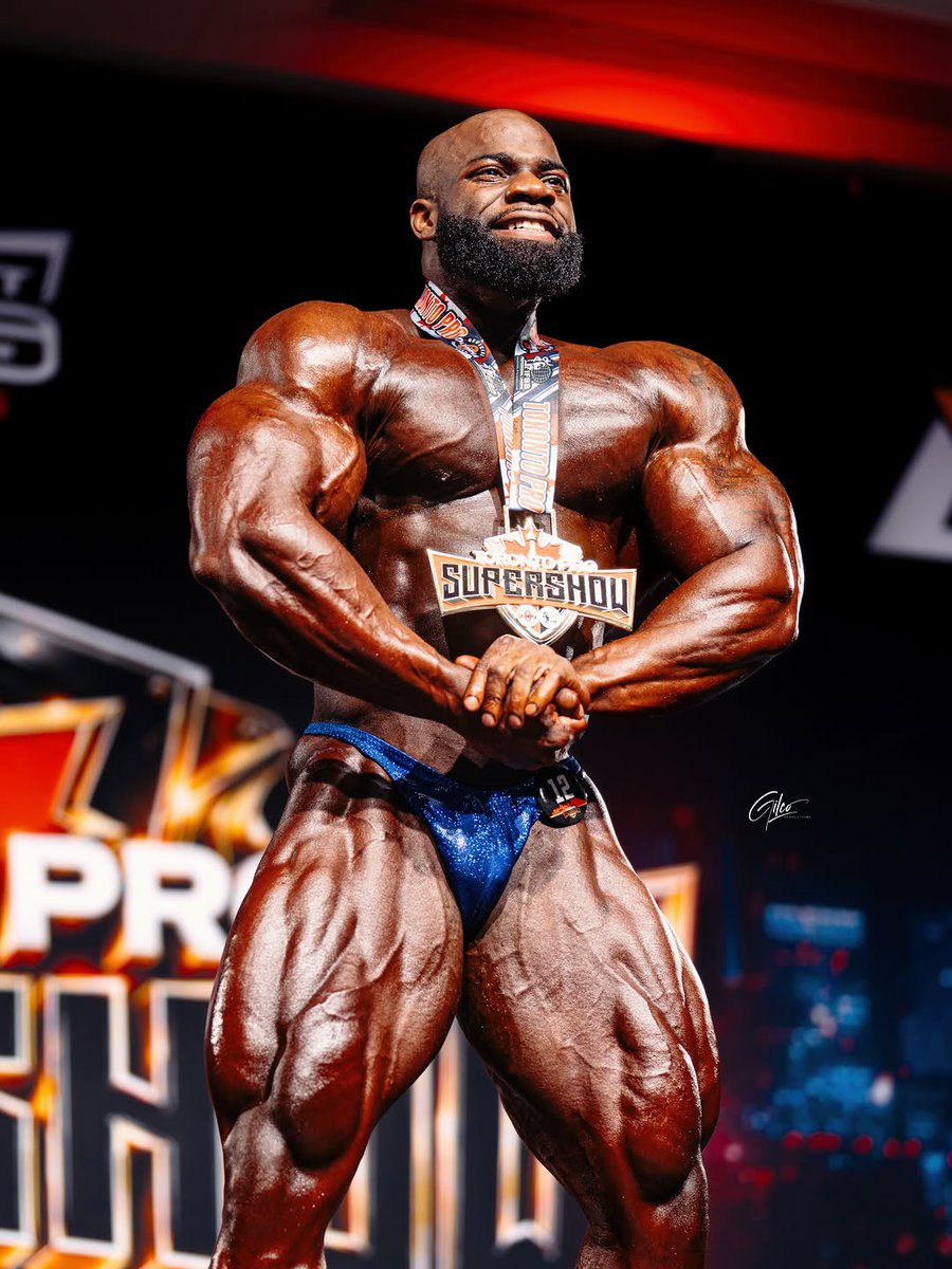 FITNESSANDBODY3's tweet photo. 2026 Toronto Pro IFBB Bodybuilding Champ!

Athlete: @quintbeastwood
Photos by @gillproductions 

LEARN MORE AT ABOUT: https://t.co/50irfLOfUP 

#olympia #mrolympia #mrolympiallc #cbum #cbumfitness #fibo #bodybuilding #openbodybuilding #musclebuilding #fitnessmotivation #fitness https://t.co/QLuZPNsPQ9
