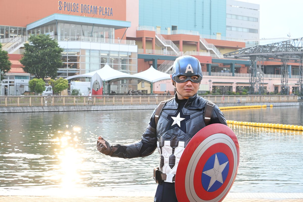 nitikage's tweet photo. Cosplay【キャプテンアメリカ】🇺🇸

雨降��後の一瞬の日差しの最高のタイミングで撮影してもらい背景が凄く綺麗に写りました✨️

📸　@MrCharnel　Mr.カーネルさん
#清水港でコスプレ https://t.co/5AYre8mufe