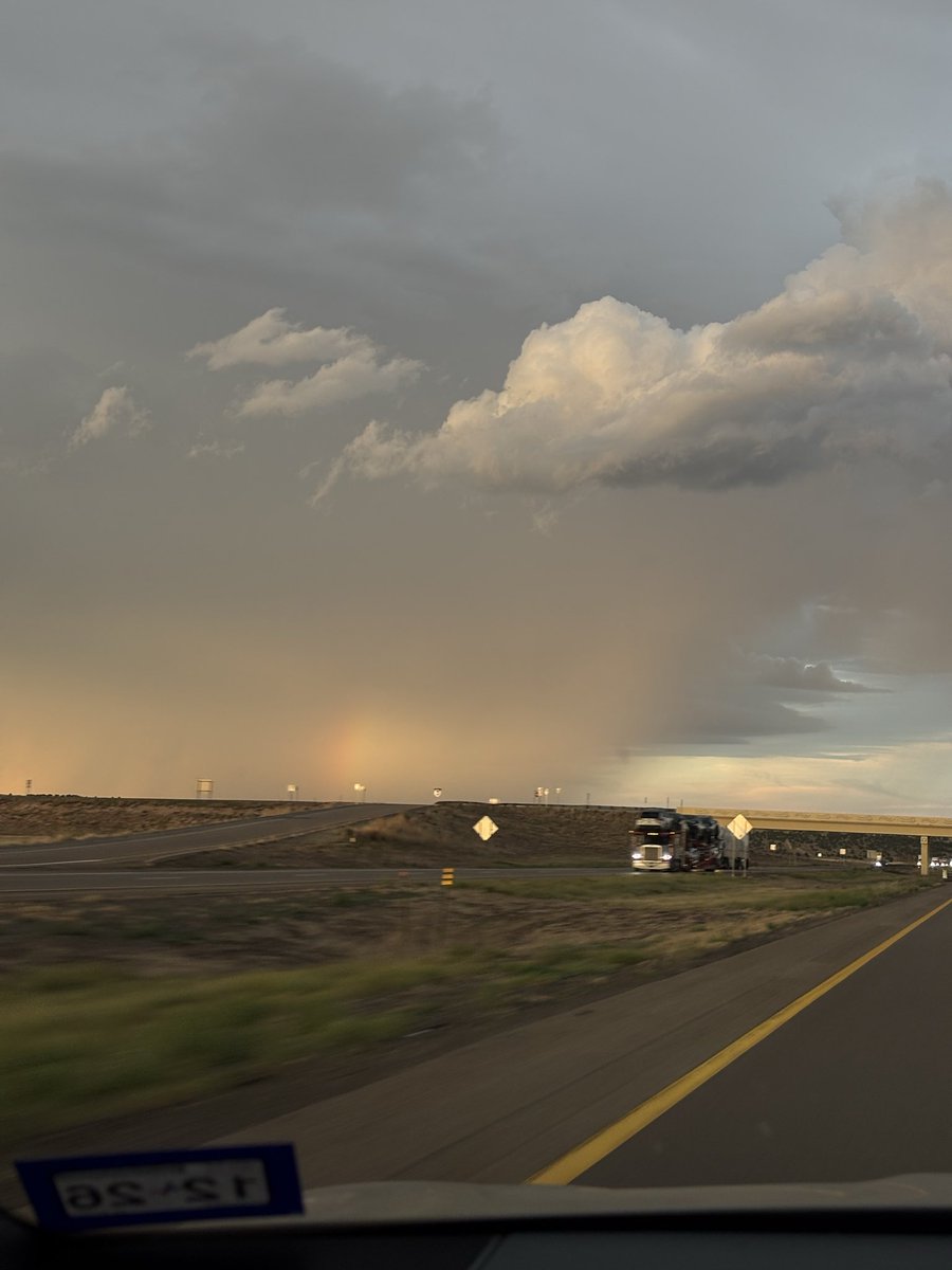 Jaamuru's tweet photo. Love a good storm https://t.co/GuA6P9YT1T