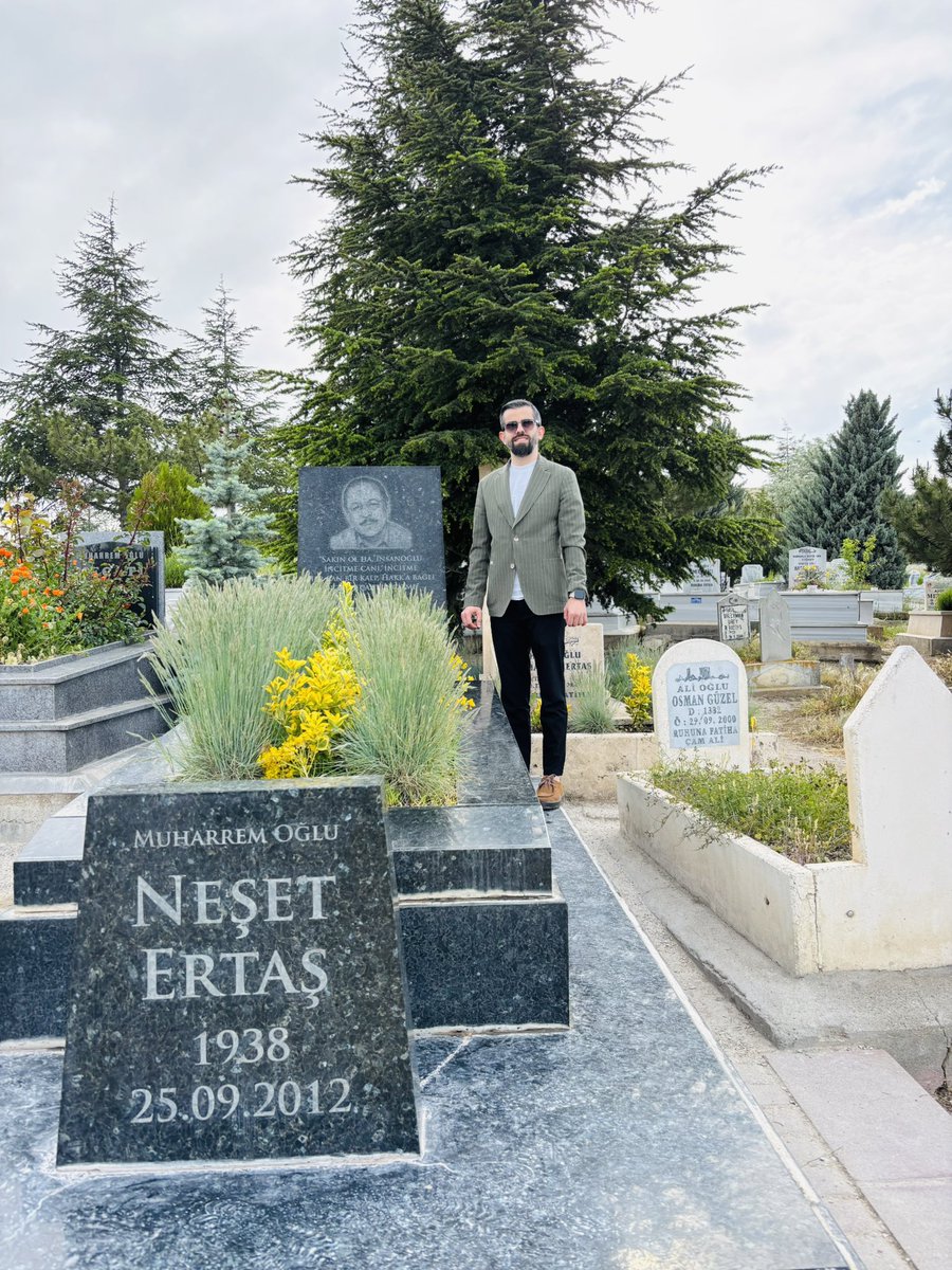 OzkanKaygusuzz's tweet photo. Neşet Ertaş’ın dediği gibi;
Görünen bir yaram yok ama her
yerim sızlıyor sözünü anladığım yaştayım...
#neşetertaş #bozkırıntezenesi https://t.co/e6OqQEQbOG