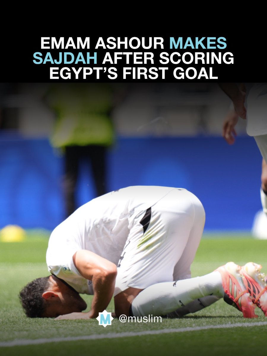 Muslim's tweet photo. Emam Ashour makes sajdah after scoring Egypt’s first World Cup goal! ⚽️ 🇪🇬 https://t.co/qBVBmRga3X