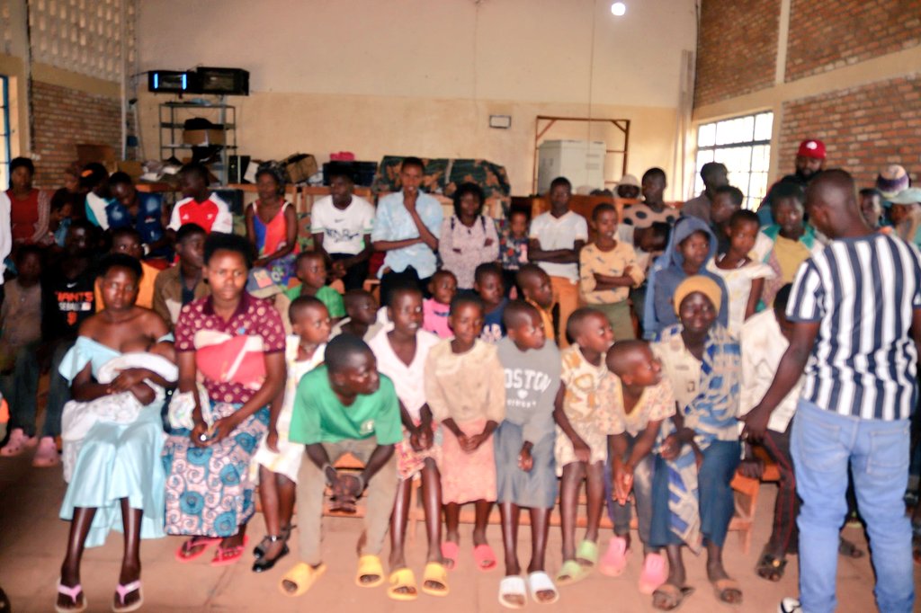 PButanyerera's tweet photo. 8/8 Ces activités sont soutenues par le projet #Turikumwe_I, mis en œuvre par l'organisation @CAREBurundi avec l’appui financier de l’Ambassade des Pays-Bas au Burundi(@NLinBurundi), dans le cadre de la promotion du leadership et de la participation citoyenne des jeunes. https://t.co/lPwGeMJKGN