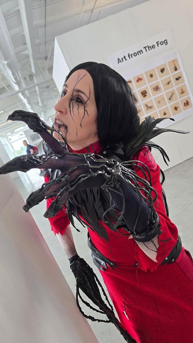 SamCrowBlack's tweet photo. The Artist cosplay I did for the #Dbd10 https://t.co/Ay1OmfUoOQ