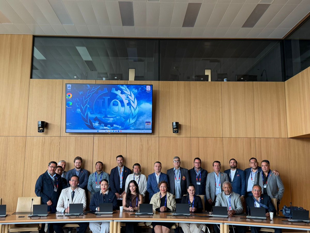 AbelDmzAzuz's tweet photo. Estos encuentros fortalecen la cooperación internacional y reafirman nuestro compromiso de seguir trabajando por mejores condiciones y mayores oportunidades para las y los trabajadores. https://t.co/Of7jmixQHY