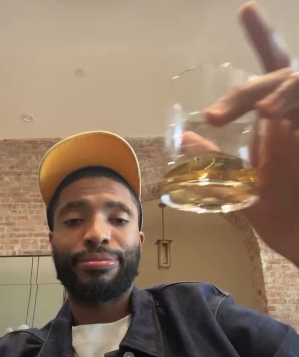 iiamlorrdd's tweet photo. @knicks_union If I send you this, I’m airing it all out 😭😭🤣 https://t.co/6NFObfOmqK