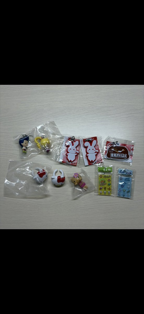 __qlwy's tweet photo. 【交換】めじるしアクセサリー

譲：1~11枚目
求：12枚目(激求家入硝子)

画像以外のものも検討するのでお気軽にお声掛けください🙌🏻💞(キティちゃんはめじるし以外も検討) https://t.co/uoKIyzgqlI