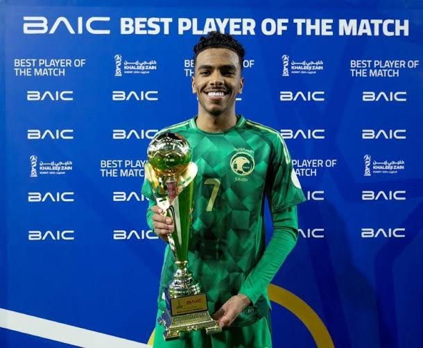 Talents_Saudi's tweet photo. 🇸🇦✨ For the first time, Musab Al-Juwayr heads to the FIFA World Cup.

🏅 Best Saudi Player of the Season
🎯 17 goal contributions in the league
⚽ 6 goals
🅰️ 11 assists

The league's top Saudi assist provider and one of its most influential players despite being only 22 years old.

A special season earned him this stage … now all eyes are on Musab at the World Cup 👀💚
