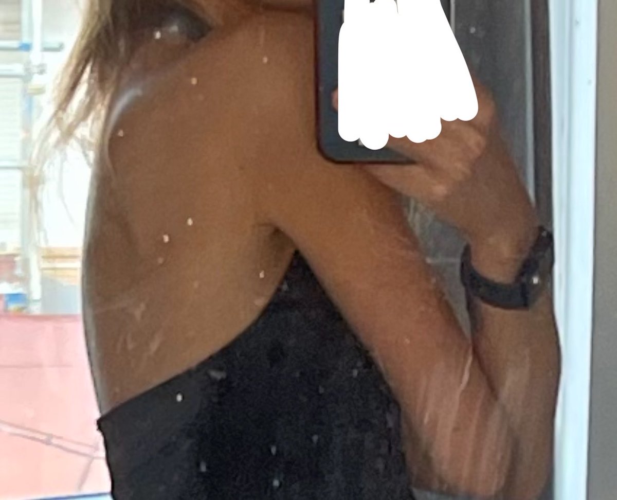 dprrie_'s tweet photo. holy SHIT i found a bc from july 1st of last year. WHEN were my arms this tiny holy fuck https://t.co/3mIQ3roBvL