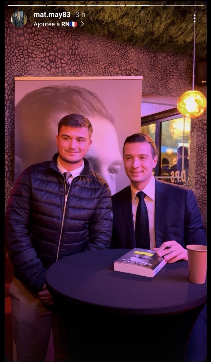 Shelby5465oid's tweet photo. Bardella et les néonazis ont les mêmes idées en commun, il faut juste arriver à les choper ensemble sur un même cliché pour prouver que le Front national et le RN,  c'est exactement la même chose. https://t.co/0U06e11SFq