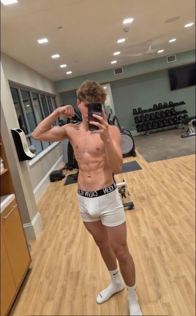 _dan76ers's tweet photo. NIDAL🥵
BEN GROSS 🥵
JARED SHULT 
GIBSON ARDOLINE 🍆

https://t.co/5qIYBNCQTD https://t.co/f22czuB5ut
