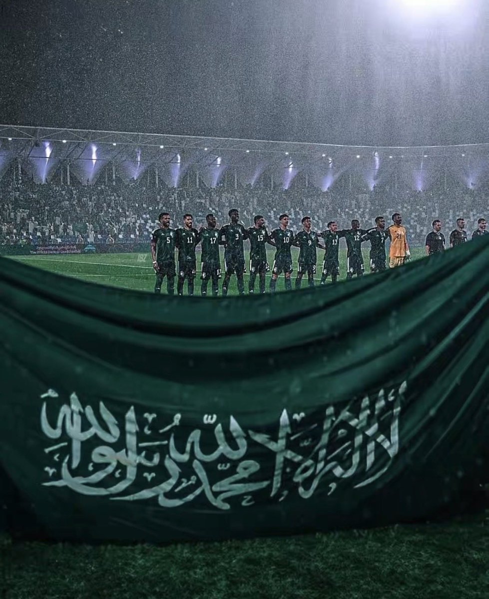 1W_2022's tweet photo. يا أخضر معاك الله ..🇸🇦
 #السعوديه_الاوروغواي https://t.co/Ma8YtCucIG