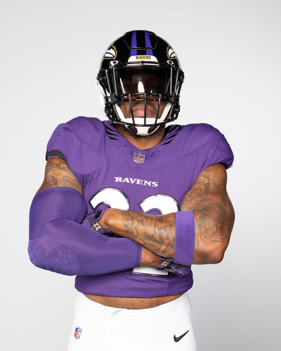 NFL's tweet photo. .@KingHenry_2 looking as intimidating as ever 😳 @Ravens https://t.co/Hl5CVUcaWZ
