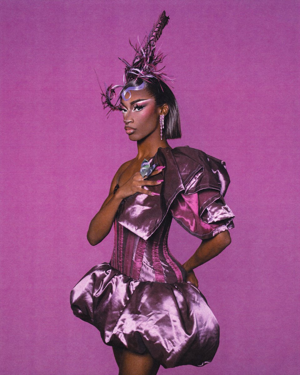 lanajarae's tweet photo. JUNE: LIVING IN LAVENDER

💜
from my 2026 calendar https://t.co/DWnsebrKby