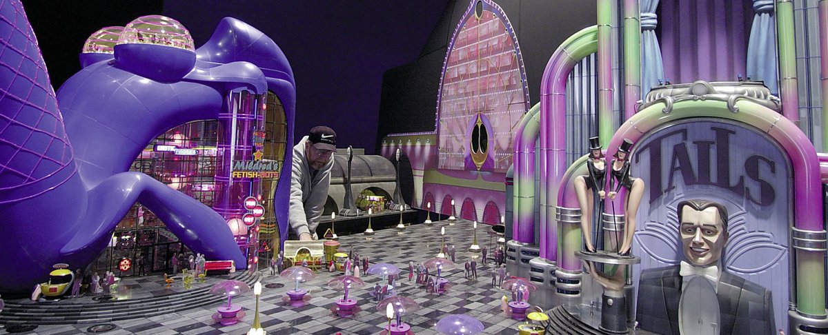 dannooze's tweet photo. Miniature set of Rogue City built for Steven Spielberg’s A.I. Artificial Intelligence (2001) https://t.co/mw3o4imVwx