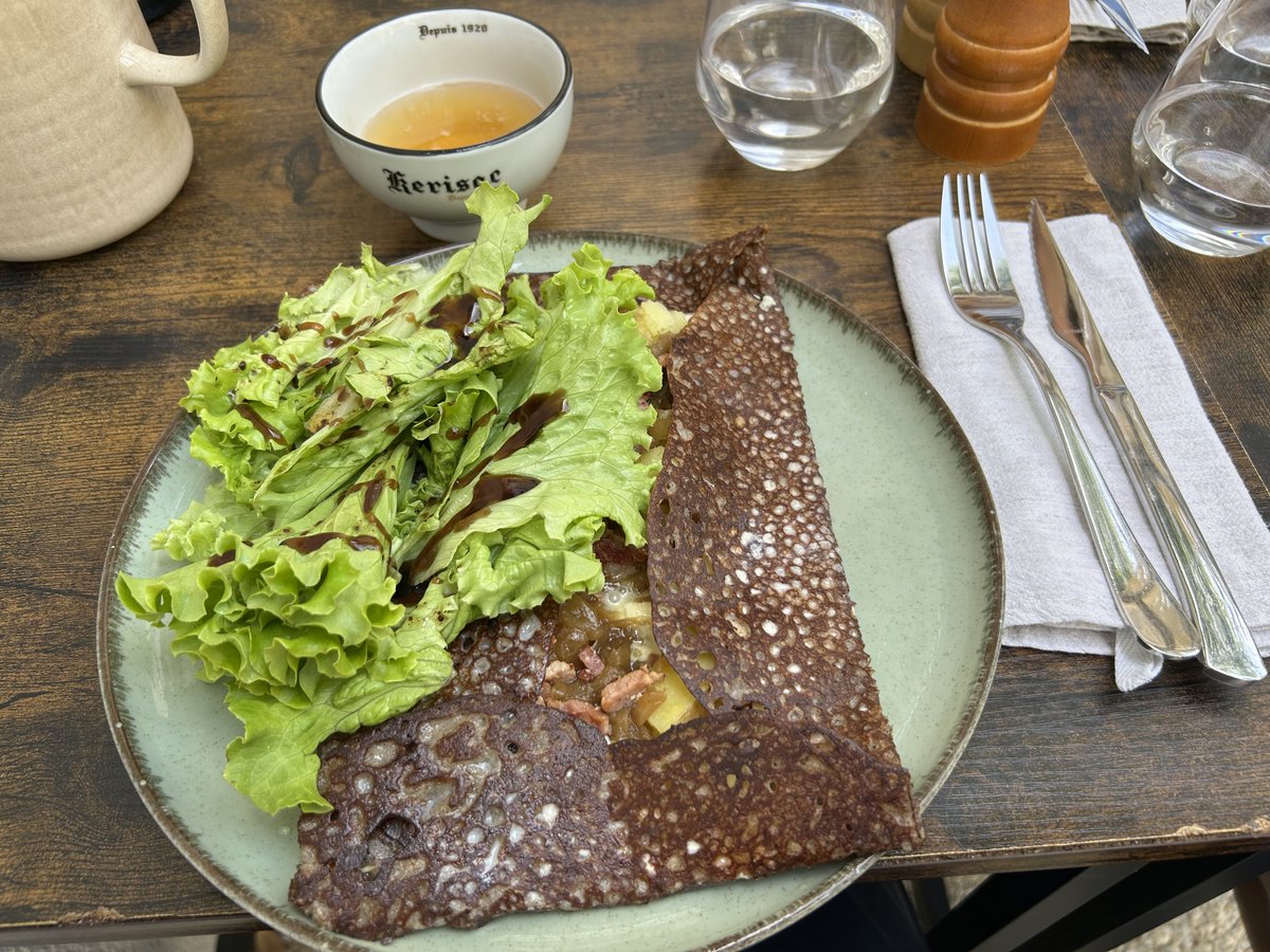 Janeis_'s tweet photo. 6.14 21°-34° 中午Edward用叉子網優惠券請我們吃蕎麥餅.這家店漲價不少,Max狗狗因天太熱和男主人在家,女老闆來打理生意.傍晚大家一起去老港散步還吃了三球,甜菜根和血橙的新口味非常不錯. https://t.co/qCR4B2lEmJ
