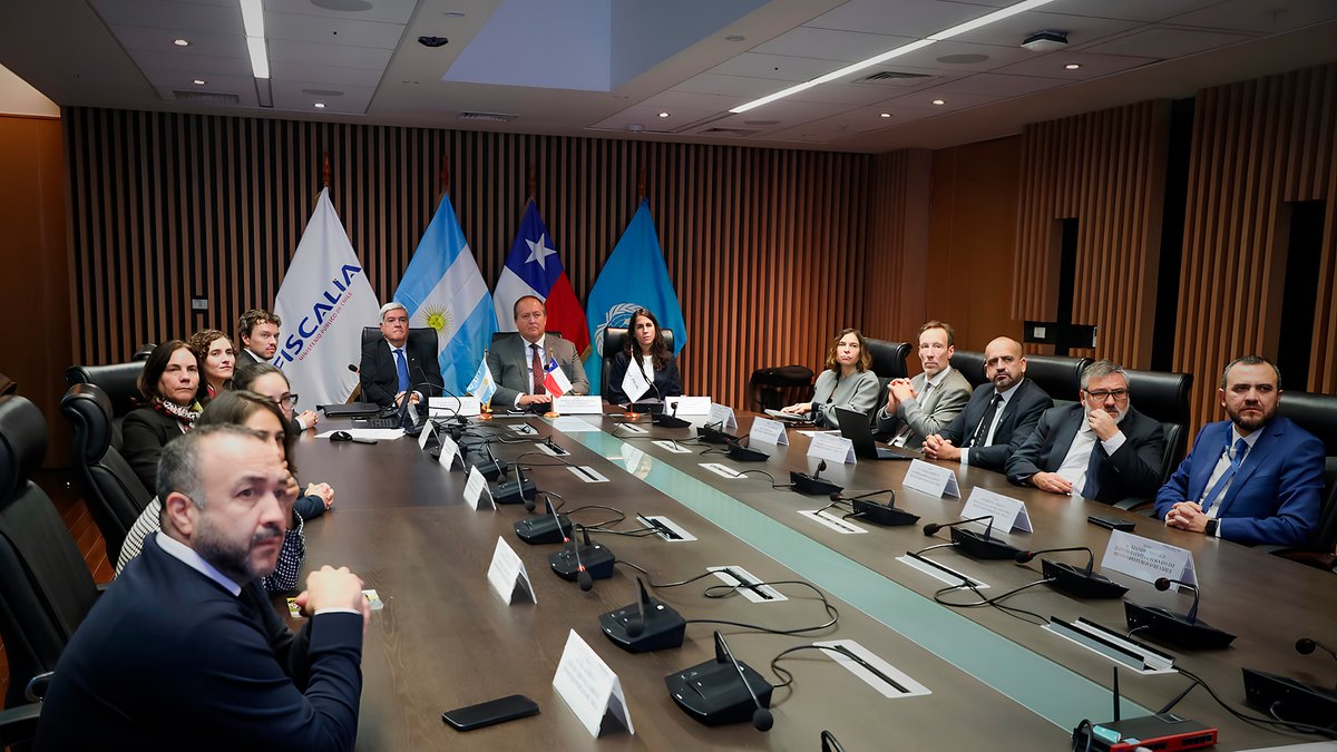 UNODC_Cyber's tweet photo. 🇺🇾🇨🇱 A forensic tool built by Argentina's Chubut MPF is now operational at Chile's prosecutor's office thanks to @UNODC. 

Stronger capacity to preserve digital evidence from victims' devices and accelerate cyber investigations, with the support of France. https://t.co/76QnPx3YPg