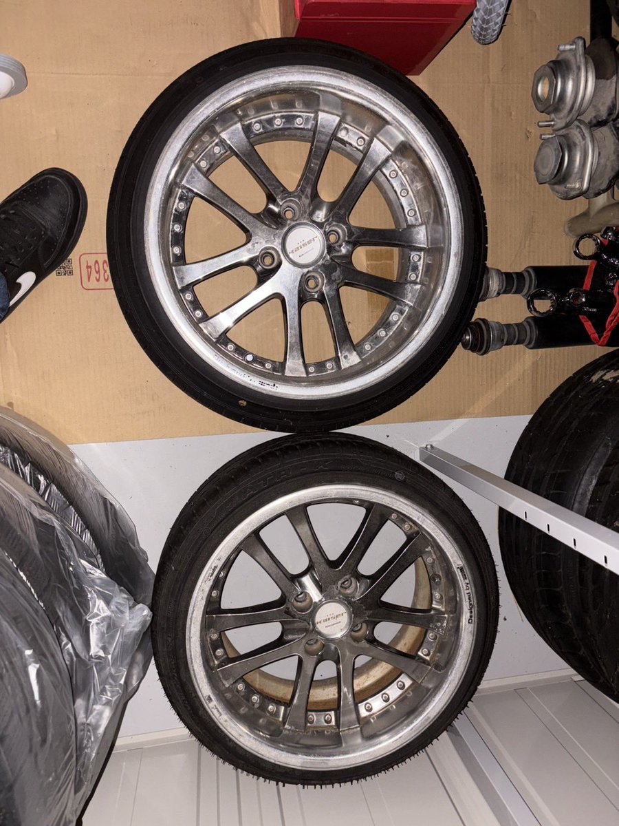 GSR_MC22S's tweet photo. ウェッズ クレンツェ 15インチ

7J＋7？が2本、7J＋－0？が2本です。

8万くらいで欲しい人居ませんか？

発送は不可ですが、欲しい方ご連絡ください！ https://t.co/U73rphGxpf