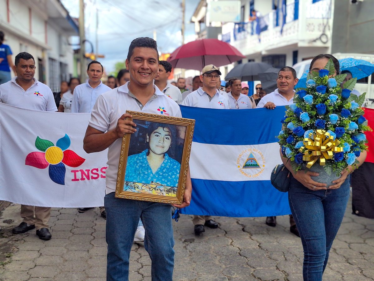 SecretariaCMB's tweet photo. 🌹✊🏽 En el barrio Santa Isabel de #Boaco, se conmemoró el 47 aniversario del paso a la inmortalidad de la Heroína y Mártir Rosa Cerda Amador, con una caminata y depósito floral en su honor. 🇳🇮❤️🖤
#RosaCerdaAmador #HéroesYMártires #Boaco #Nicaragua #RevoluciónSandinista https://t.co/qaXRhPtH3n
