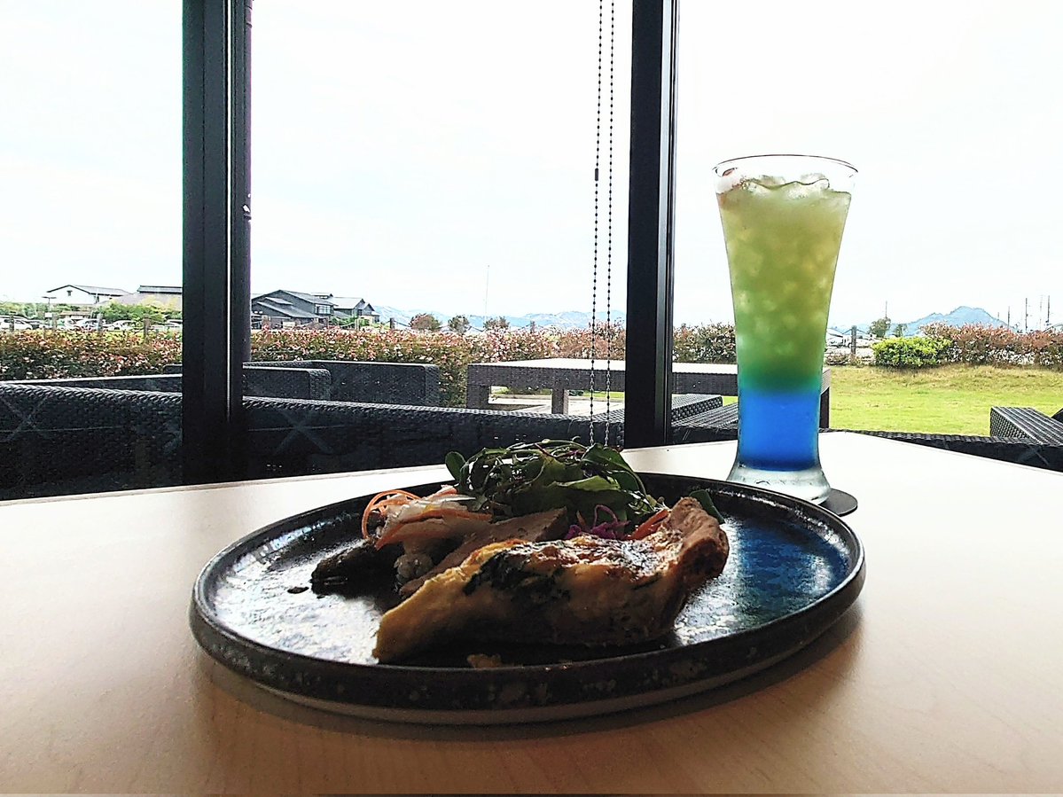 blackcatango's tweet photo. 先日（ってもちょっと前だけど）会社の同僚（女子）とランチデートしてきた🙌

他社と合同でやった標語公募に出したら参加賞でおひねり貰えた(ｳﾍﾍ
泡銭は早いうちに美味いもんに変えてしまうのがよい https://t.co/1ZNjwuHl8U