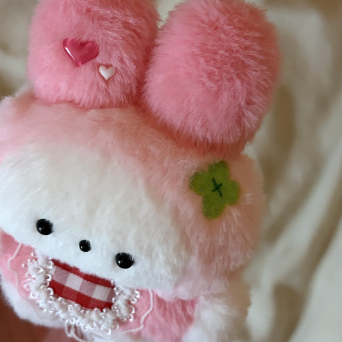 kanamenui_'s tweet photo. 名前:喫茶いち子

明日 6/17 20:00頃メルにて販売します🍃

いつも同じ席に座っている、喫茶いち子さん！

今日ものんびり、いちごみるくを飲みながら過ごしています✩.*

#ぬいぐるみ #ハンドメイド #ぬい活 #ハンドメイド作家 #かなめ縫い https://t.co/kEGaphIr60