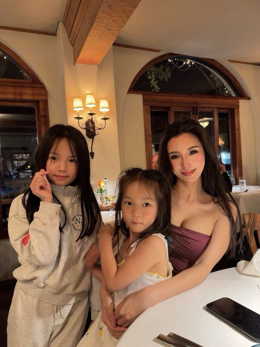 LoadingVivian's tweet photo. Dinner with my favorite little humans 👩‍👧‍👧✨ They really are growing up way too fast. Please slow down! ❤️ #FamilyTime #MomLife #Blessed https://t.co/bPzO9xDJaL