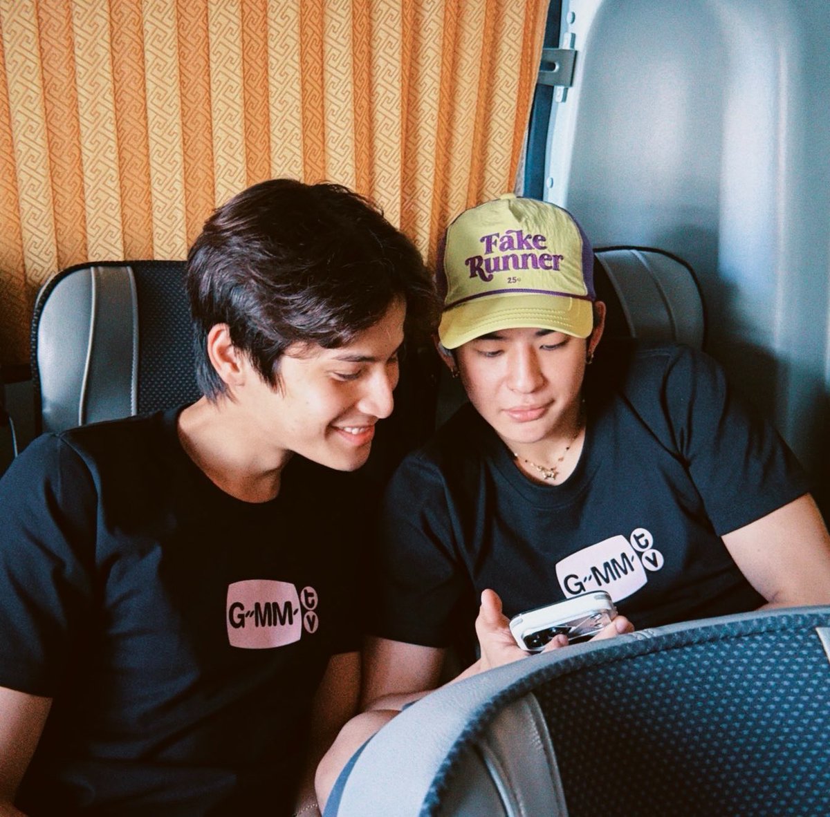 markohmtpkk's tweet photo. these photos give off such strong boyfriend vibes 

#GMMTVOuting2026
#markohm #mmarkpkk #ohmtpk https://t.co/8NhkcGCnoW